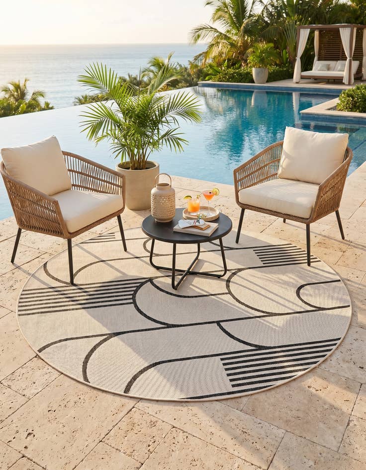 Detail image of 6' x 6' Easy-Clean Modern Indoor / Outdoor Round Rug