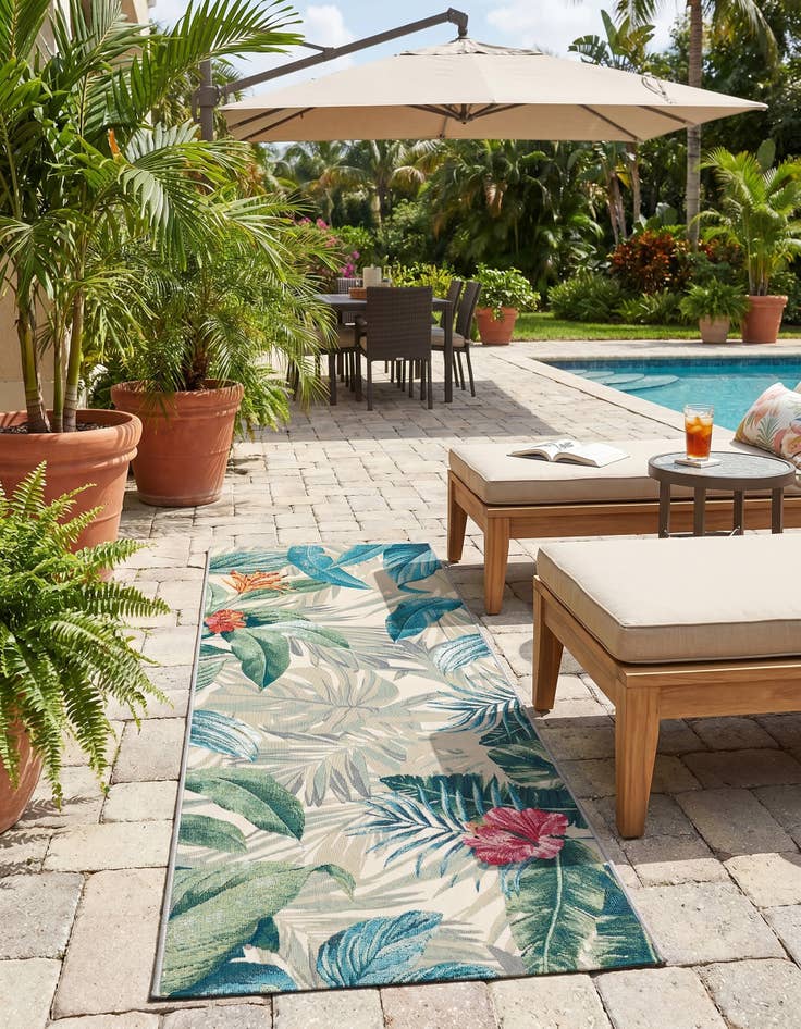 Detail image of 2' 7 x 7' Easy-Clean Botanical Indoor / Outdoor Runner Rug