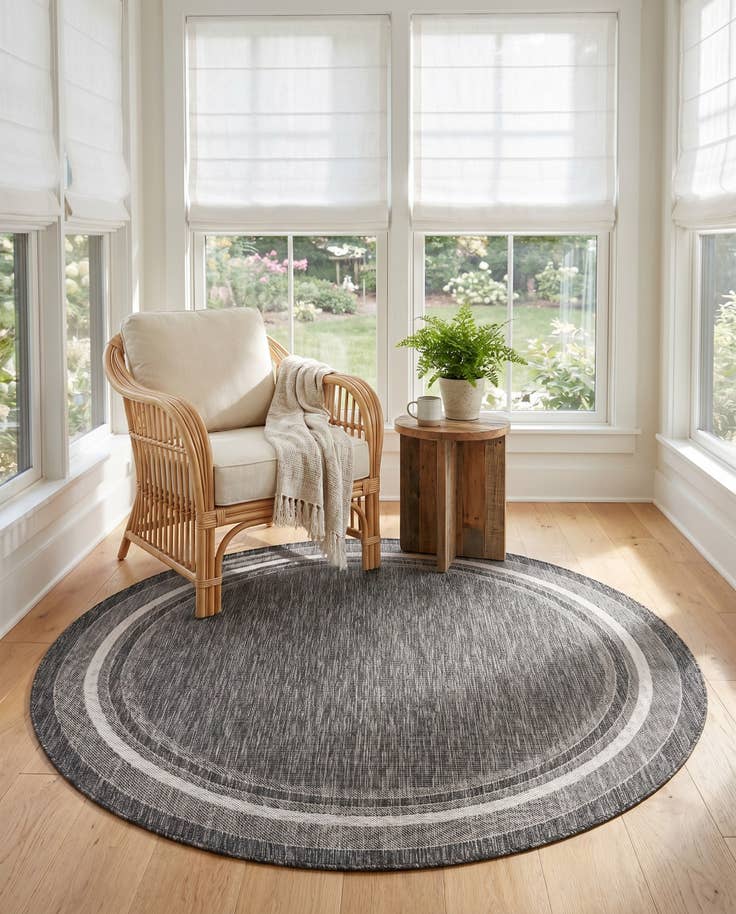 Detail image of 7' 10 x 7' 10 Easy-Clean Border Indoor / Outdoor Round Rug