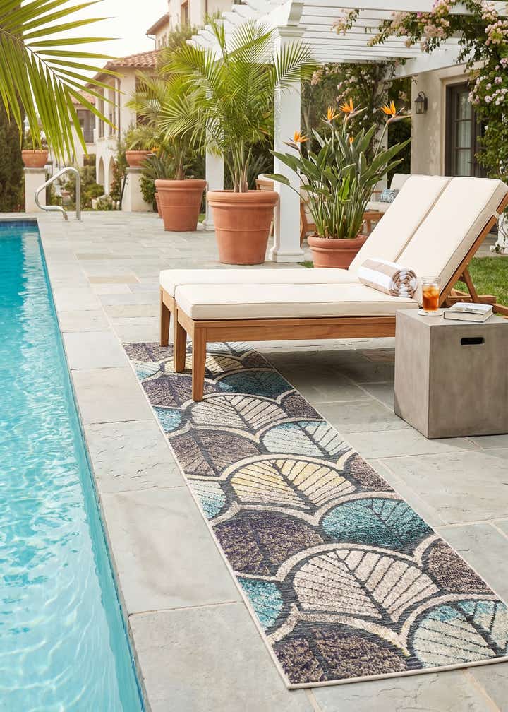 2' x 8' Easy-Clean Casablanca Indoor / Outdoor Runner Rug