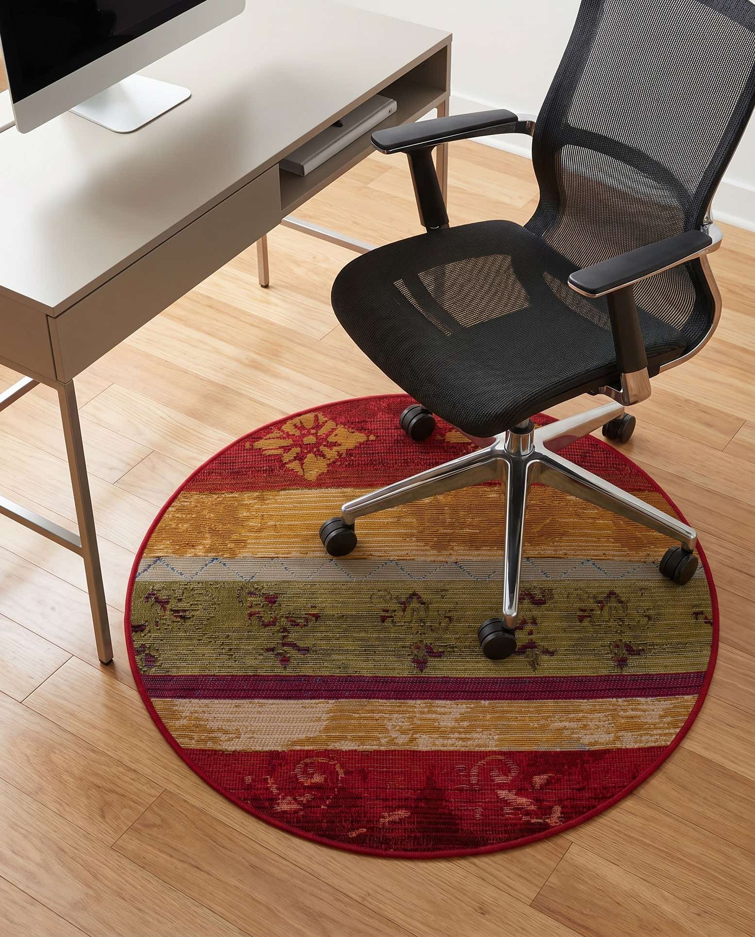 2' 7 x 2' 7 Easy-Clean Modern Indoor / Outdoor Round Rug