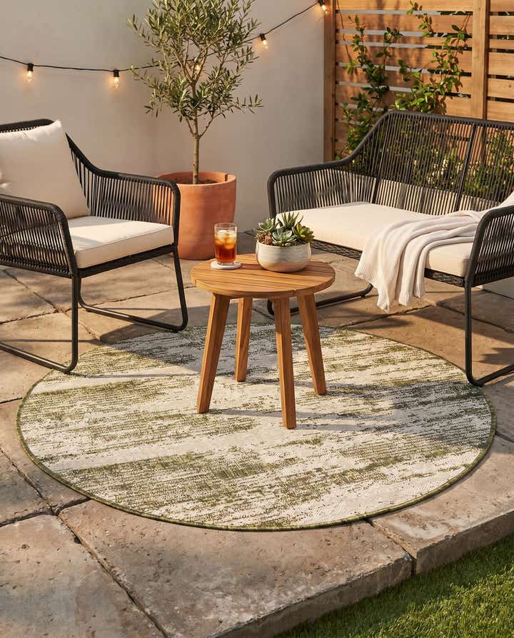 4' x 4' Easy-Clean Modern Indoor / Outdoor Round Rug