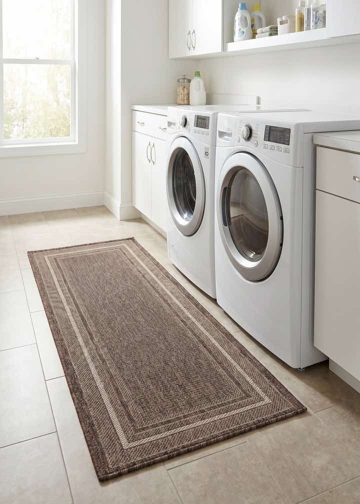 2' x 5' Easy-Clean Border Indoor / Outdoor Runner Rug