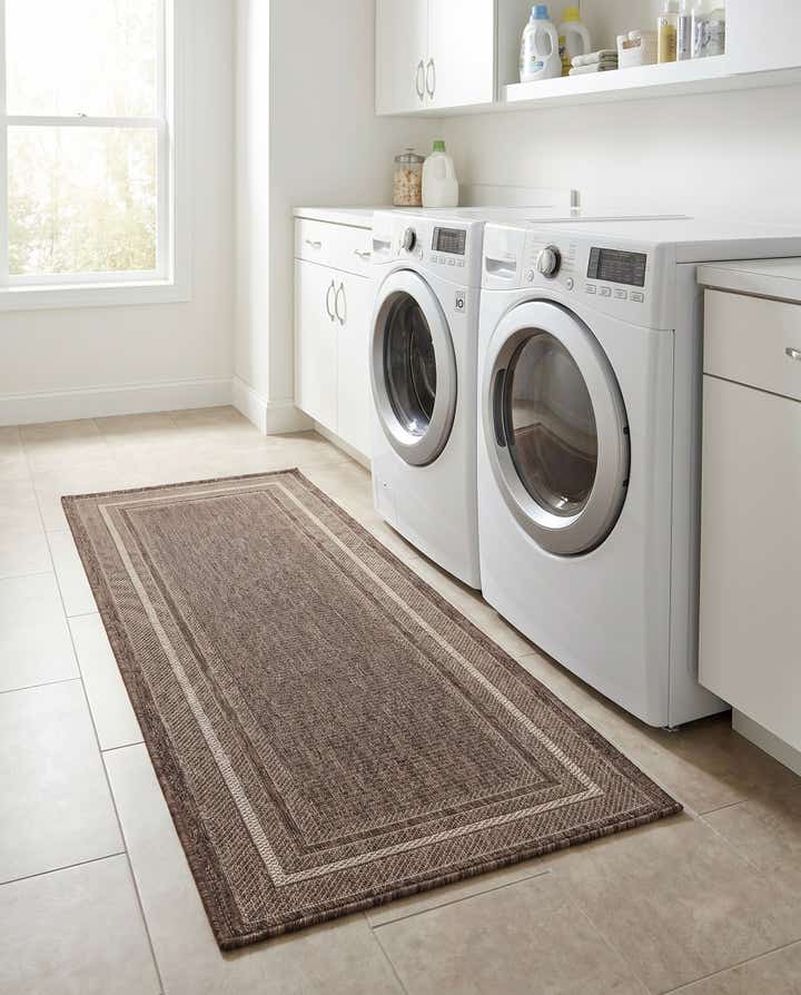 2' x 5' Easy-Clean Border Indoor / Outdoor Runner Rug