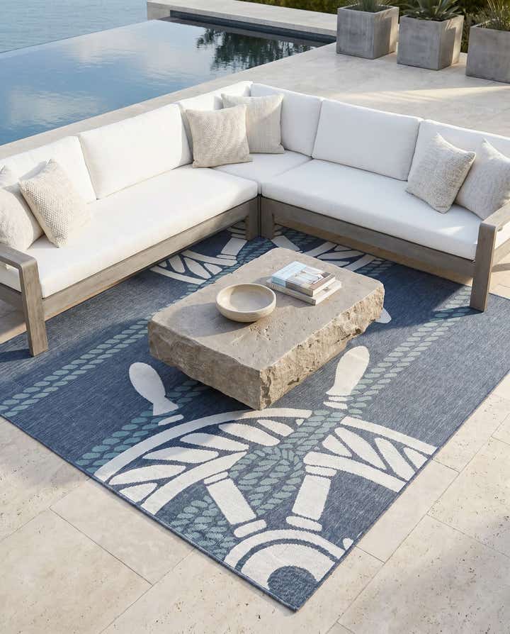 7' 10 x 7' 10 Easy-Clean Coastal Indoor / Outdoor Square Rug