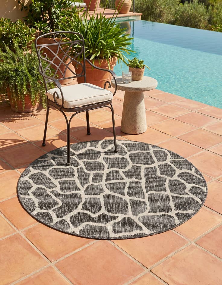 Detail image of 4' x 4' Easy-Clean Safari Indoor / Outdoor Round Rug