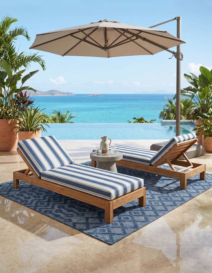 Detail image of 7' 10 x 7' 10 Easy-Clean Trellis Textured Indoor / Outdoor Square Rug