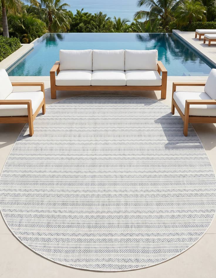 Detail image of 7' 10 x 10' Easy-Clean Ribbon Indoor / Outdoor Oval Rug