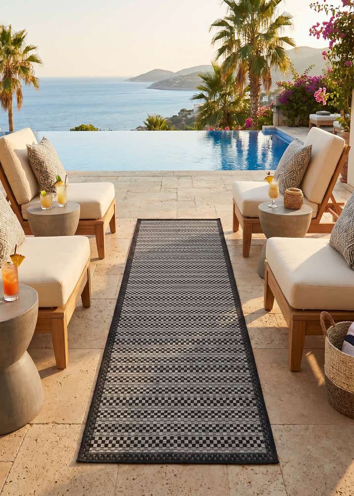 2' 2 x 6' Easy-Clean Border Indoor / Outdoor Runner Rug