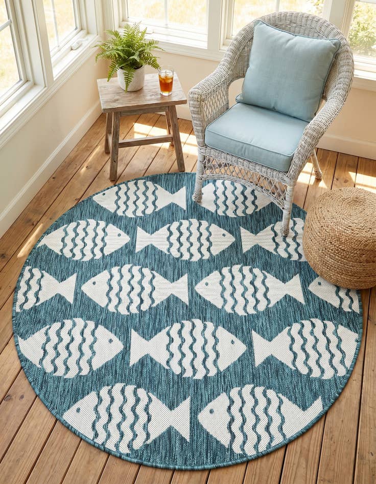 Detail image of 4' 1 x 4' 1 Easy-Clean Coastal Indoor / Outdoor Round Rug