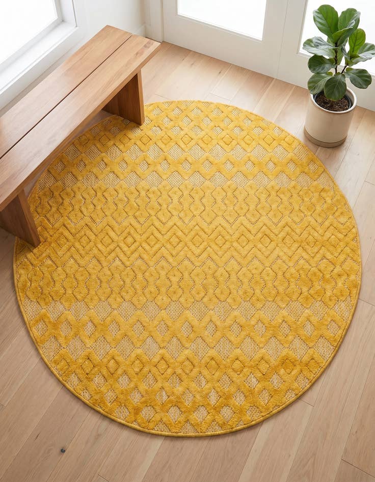 Detail image of 5' 3 x 5' 3 Easy-Clean Trellis Textured Indoor / Outdoor Round Rug
