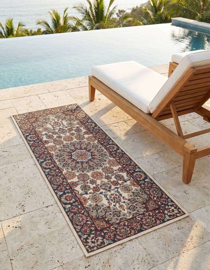 Detail image of 2' x 5' 1 Easy-Clean Traditional Indoor / Outdoor Runner Rug