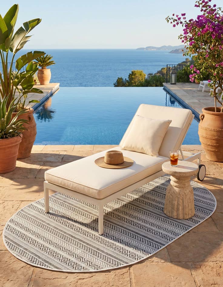 Detail image of 3' x 5' 3 Easy-Clean Ribbon Indoor / Outdoor Oval Rug