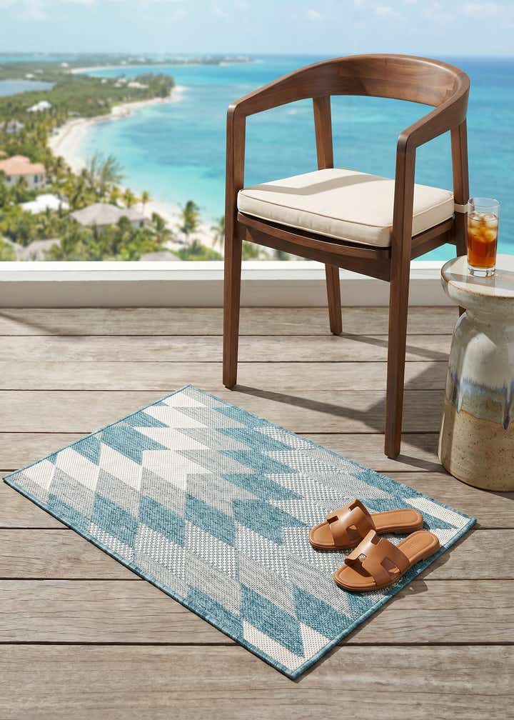 2' x 3' Easy-Clean Modern Indoor / Outdoor Rug