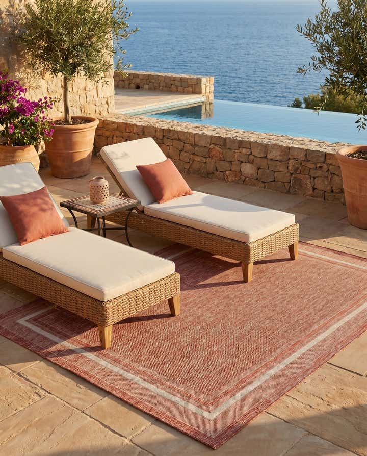 7' 10 x 10' Easy-Clean Border Indoor / Outdoor Rug