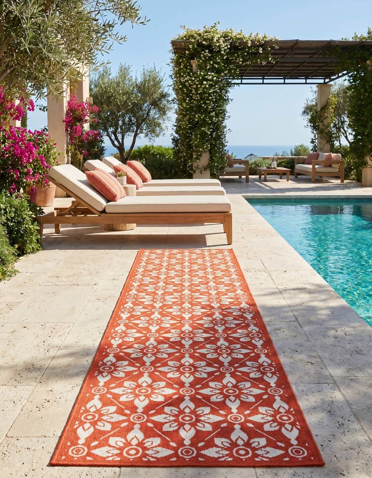 Detail image of 2' 7 x 12' Easy-Clean Trellis Indoor / Outdoor Runner Rug