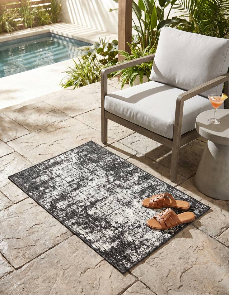 Detail image of 2' x 3' Easy-Clean Modern Indoor / Outdoor Rug
