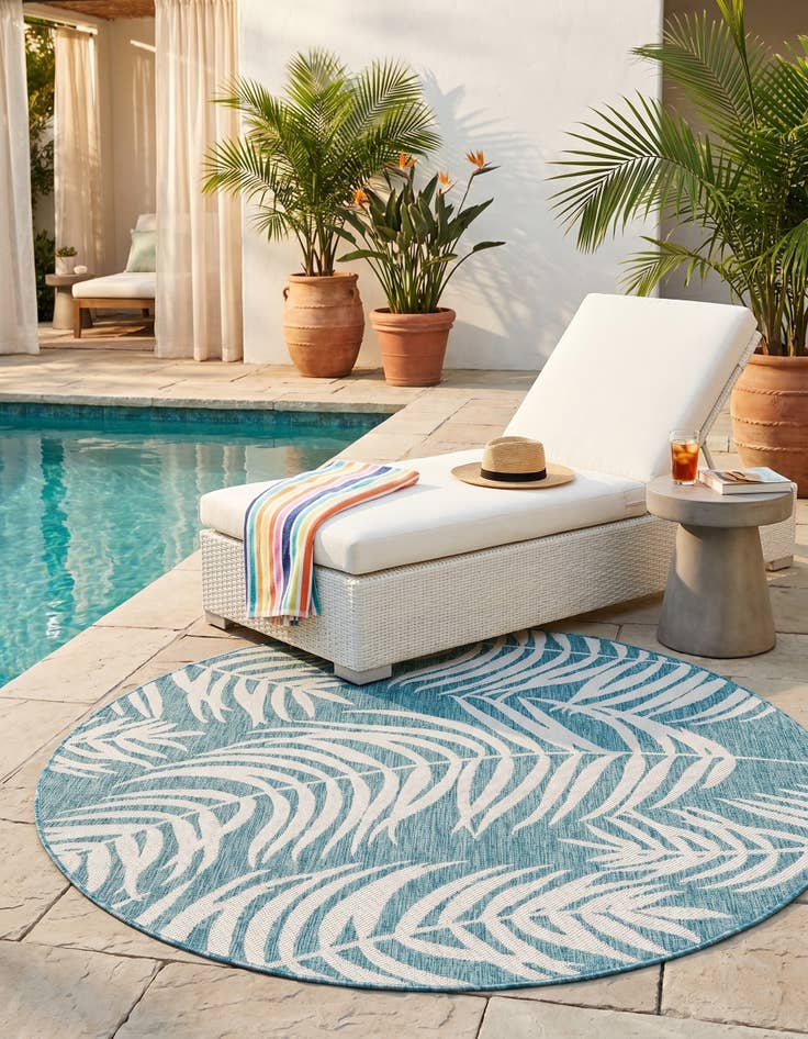 Detail image of 6' x 6' Easy-Clean Botanical Indoor / Outdoor Round Rug