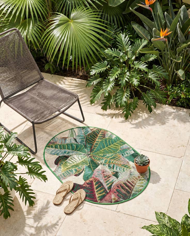 Detail image of 2' x 3' Easy-Clean Botanical Indoor / Outdoor Oval Rug