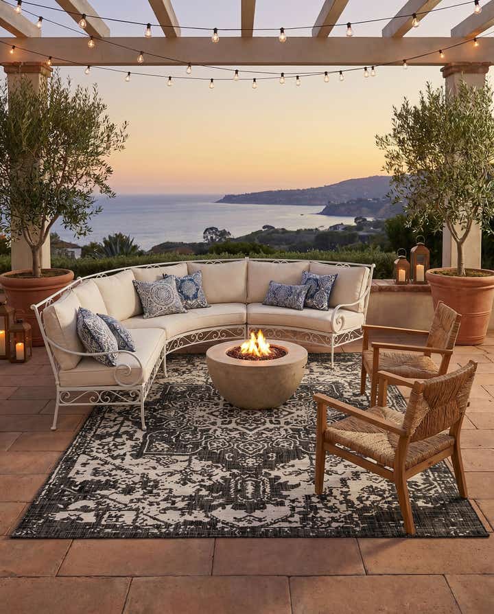 7' 10 x 10' Easy-Clean Jill Zarin Dubai Indoor / Outdoor Rug