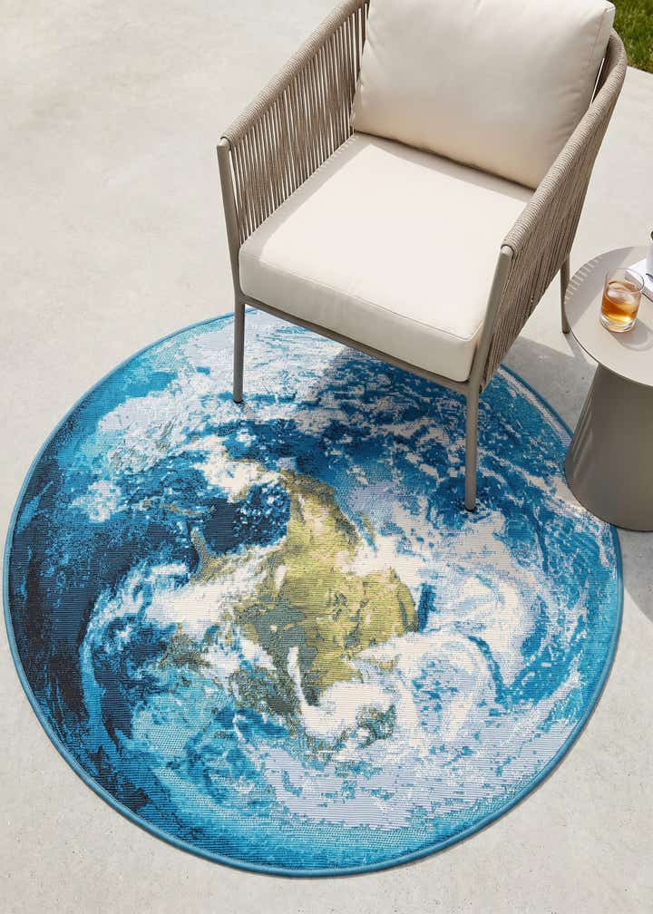 3' 3 x 3' 3 Easy-Clean Modern Indoor / Outdoor Round Rug