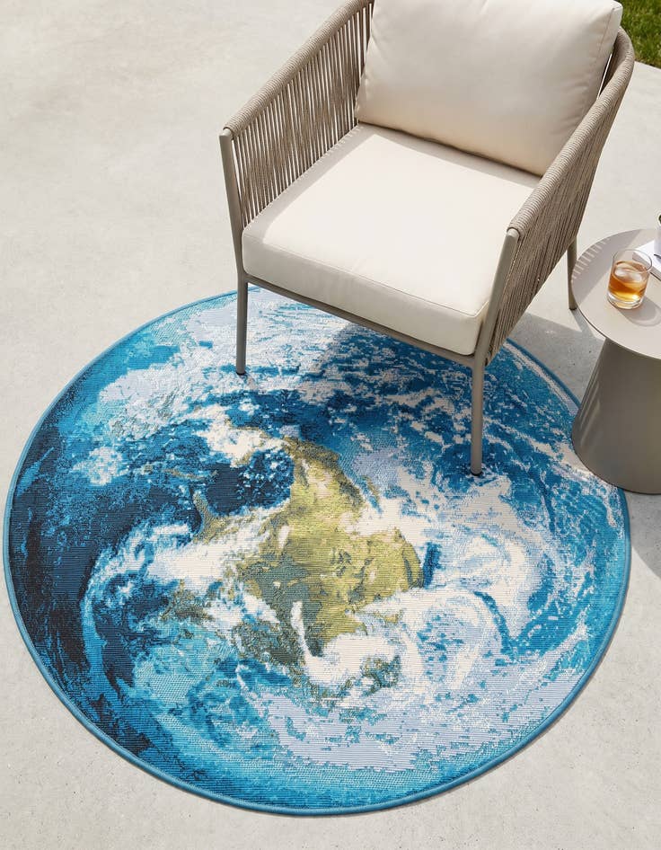 Detail image of 3' 3 x 3' 3 Easy-Clean Modern Indoor / Outdoor Round Rug