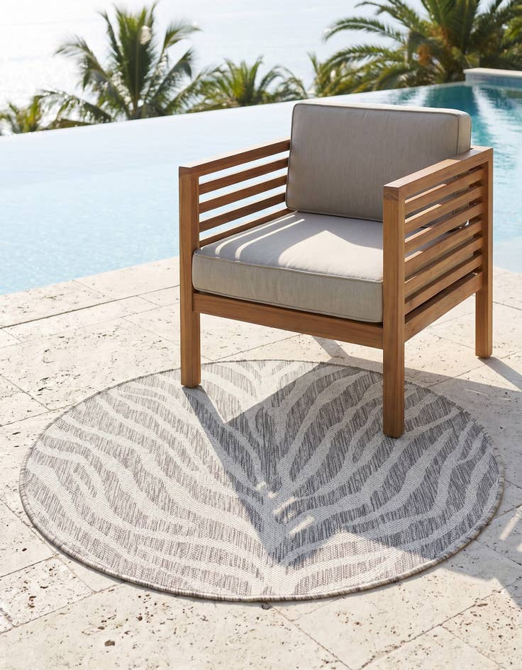 Detail image of 3' x 3' Easy-Clean Safari Indoor / Outdoor Round Rug