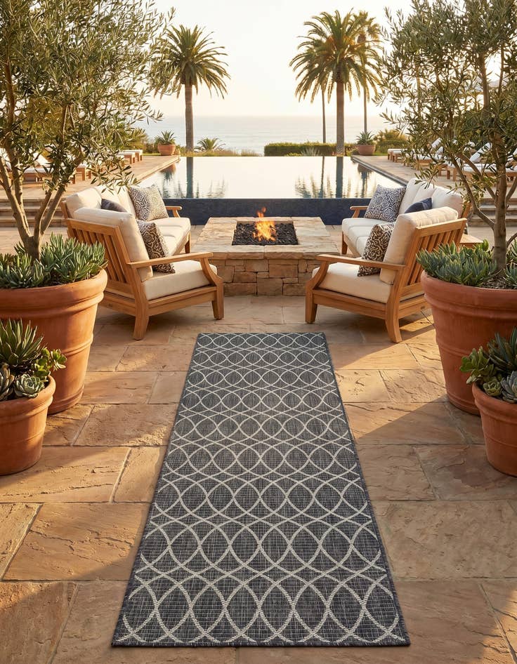 Detail image of 2' 7 x 10' Easy-Clean Lattice Indoor / Outdoor Runner Rug