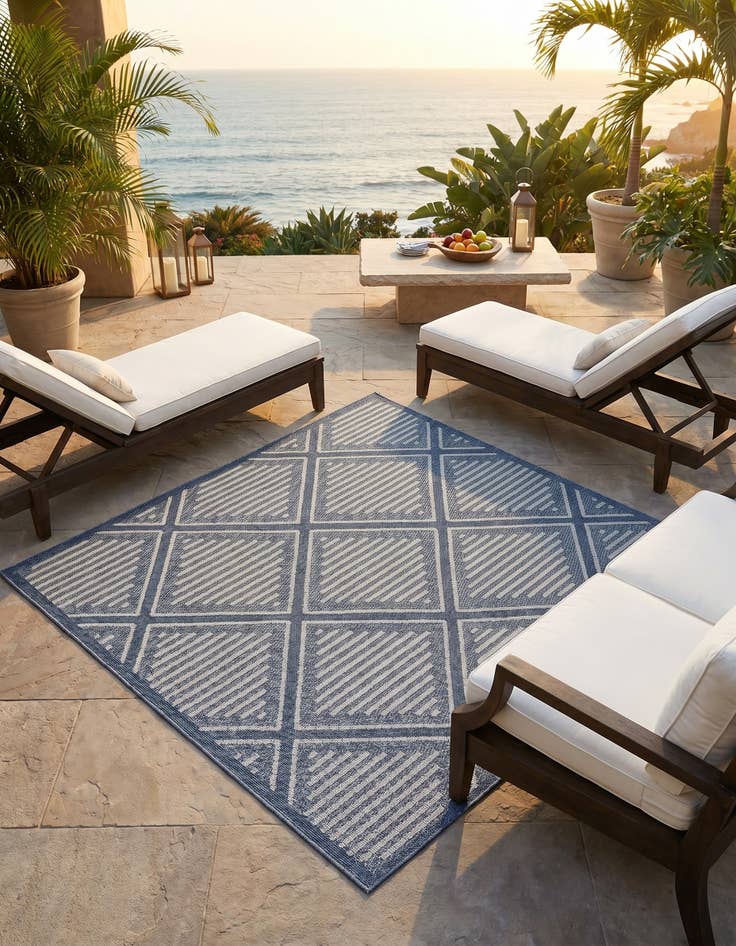 Detail image of 7' 10 x 7' 10 Easy-Clean Lattice Indoor / Outdoor Square Rug