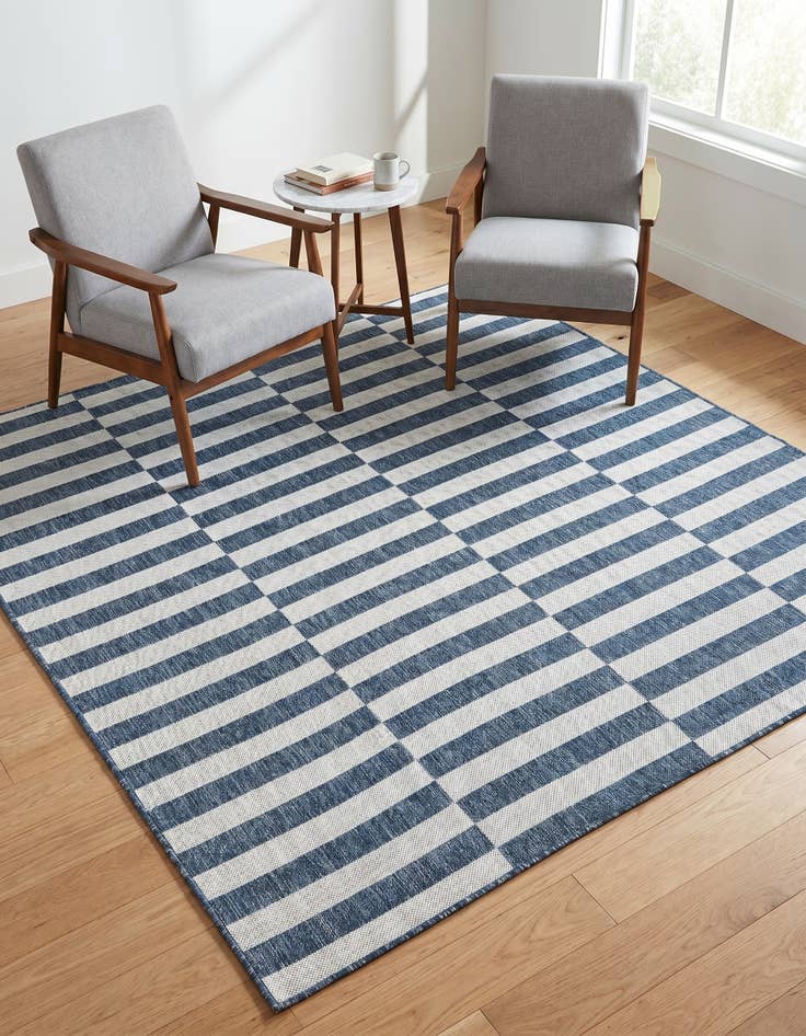 Detail image of 6' x 6' Easy-Clean Ribbon Indoor / Outdoor Square Rug