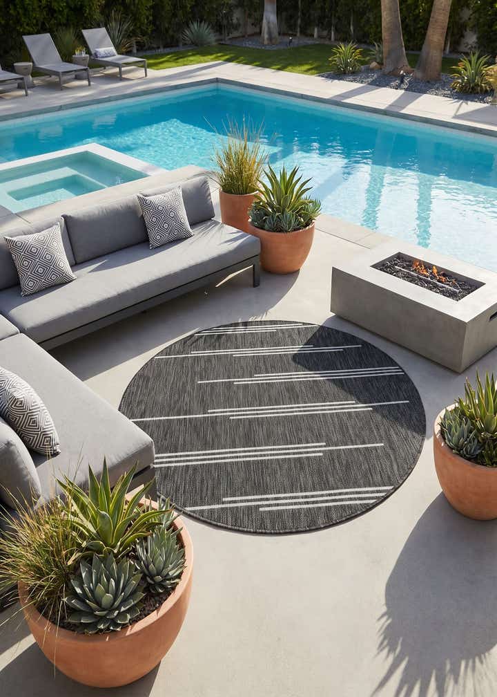 4' x 4' Easy-Clean Modern Indoor / Outdoor Round Rug