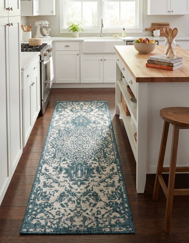 Detail image of 2' x 6' Easy-Clean Jill Zarin Dubai Indoor / Outdoor Runner Rug