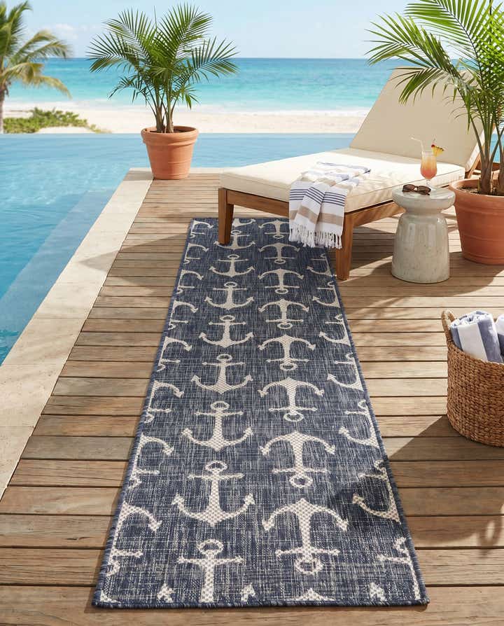 2' x 8' Easy-Clean Coastal Indoor / Outdoor Runner Rug