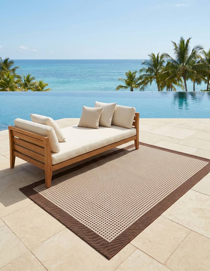 Detail image of 4' x 6' Easy-Clean Border Indoor / Outdoor Rug