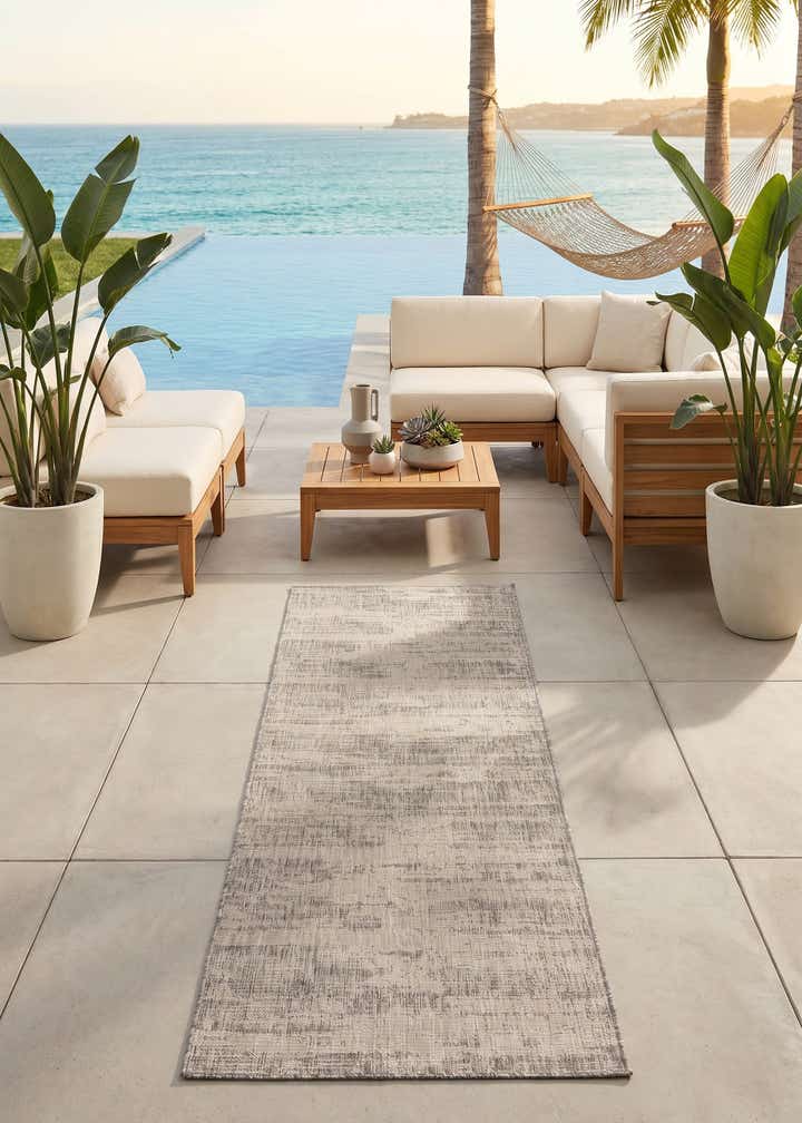 2' 7 x 10' Easy-Clean Modern Indoor / Outdoor Runner Rug