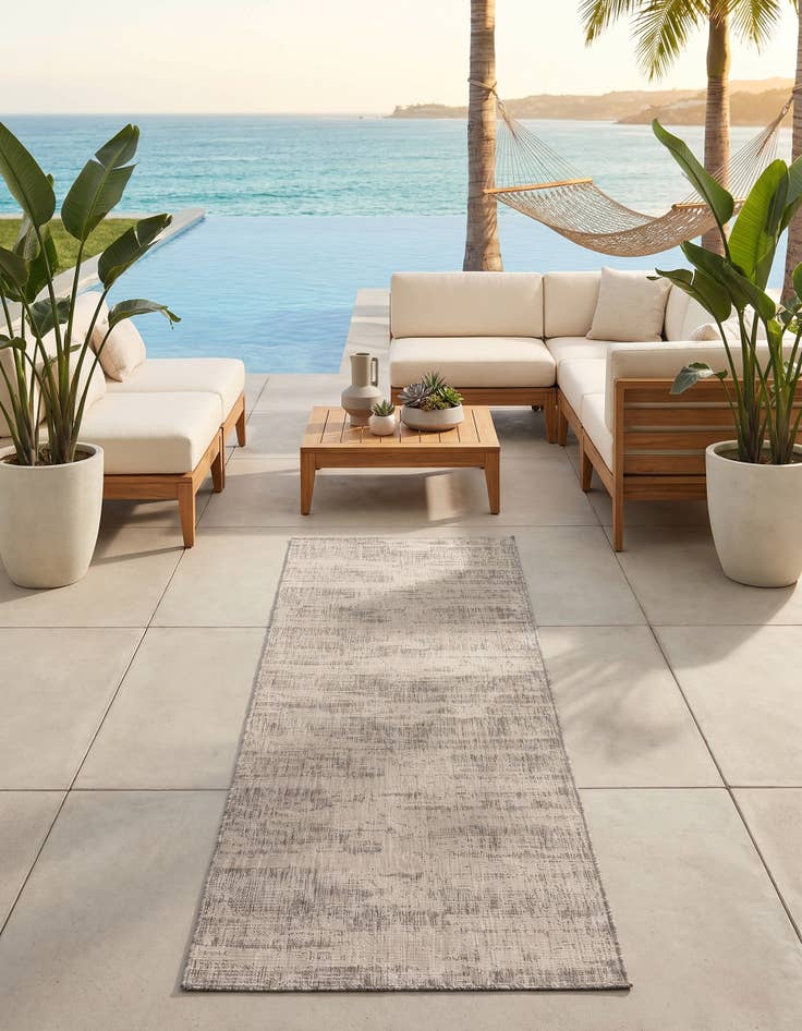 Detail image of 2' 7 x 10' Easy-Clean Modern Indoor / Outdoor Runner Rug