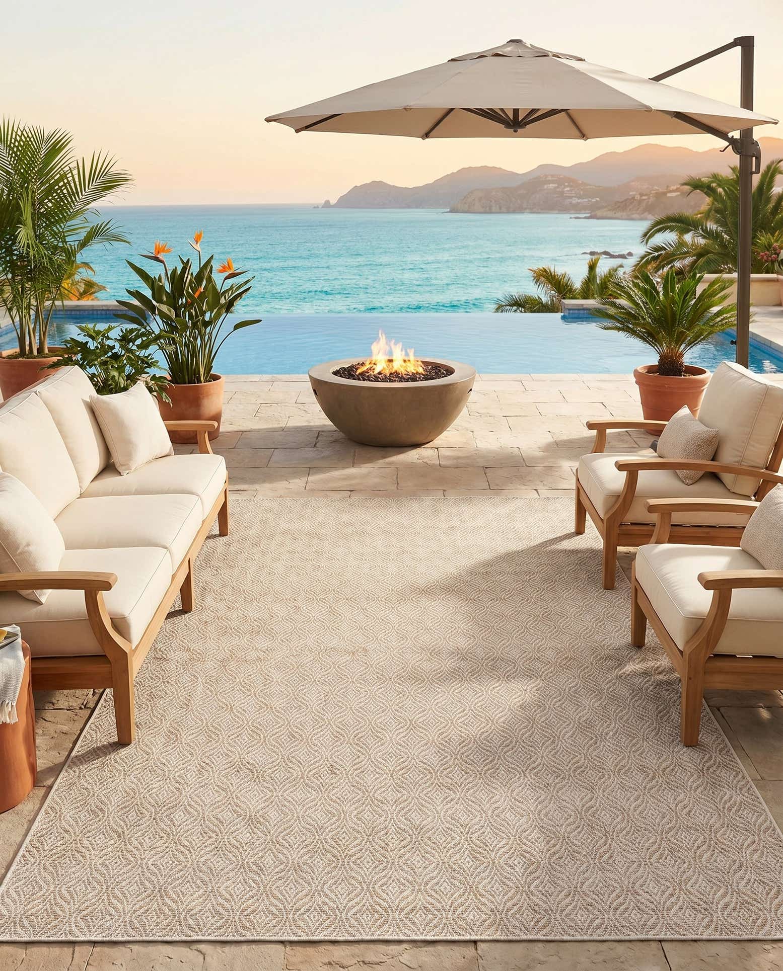 7' 10 x 10' Easy-Clean Trellis Indoor / Outdoor Rug