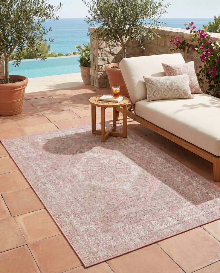 Detail image of 3' x 5' 3 Easy-Clean Traditional Indoor / Outdoor Rug