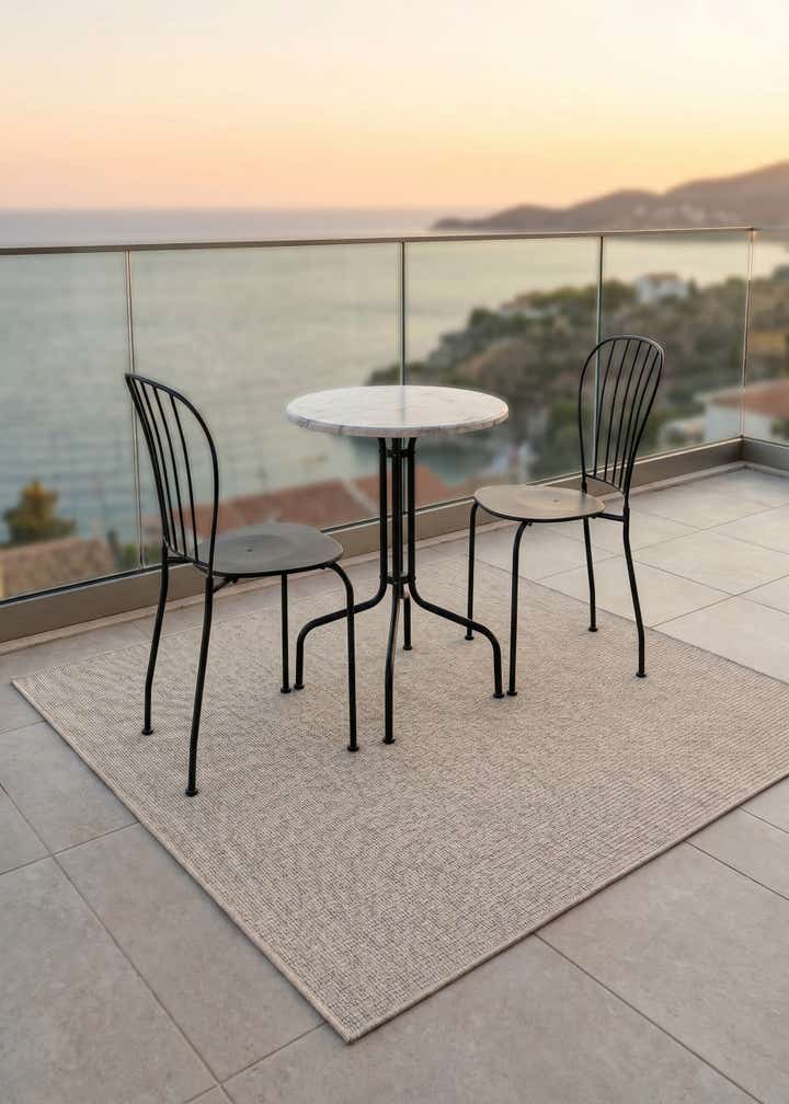 5' 3 x 5' 3 Easy-Clean Solid Indoor / Outdoor Square Rug