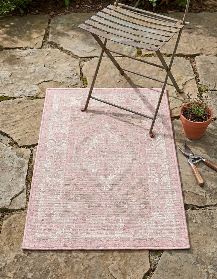 Detail image of 2' x 3' Easy-Clean Traditional Indoor / Outdoor Rug