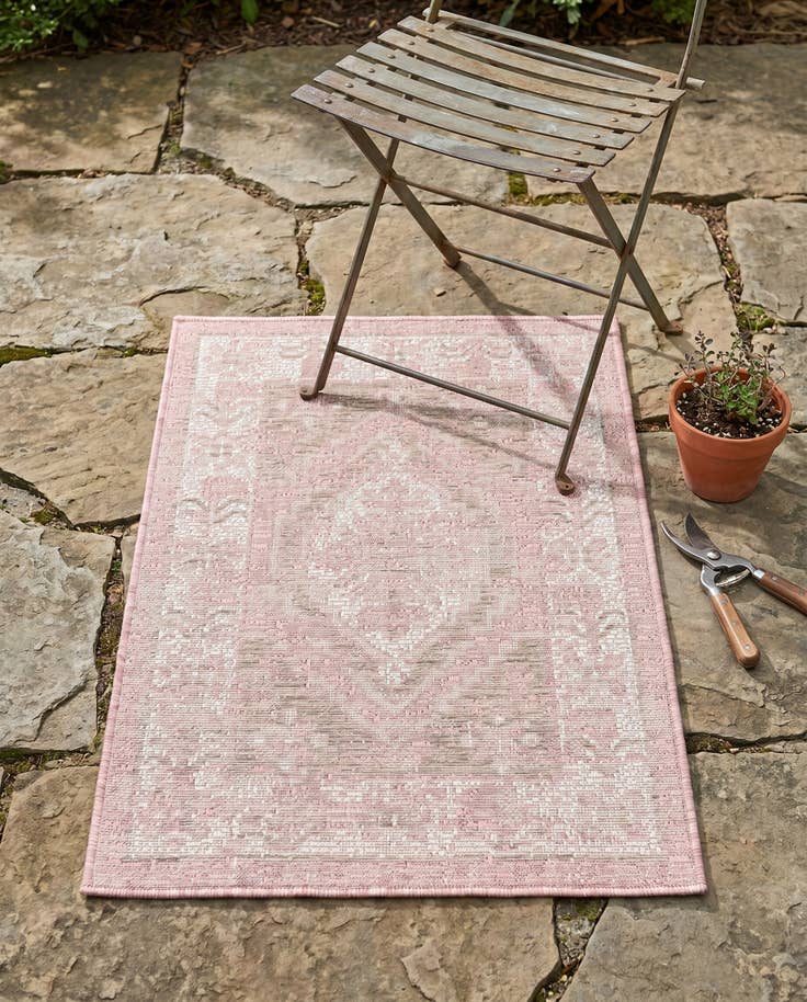 Detail image of 2' x 3' Easy-Clean Traditional Indoor / Outdoor Rug