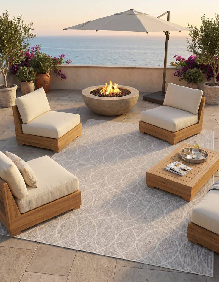 Detail image of 9' x 12' Easy-Clean Trellis Indoor / Outdoor Rug