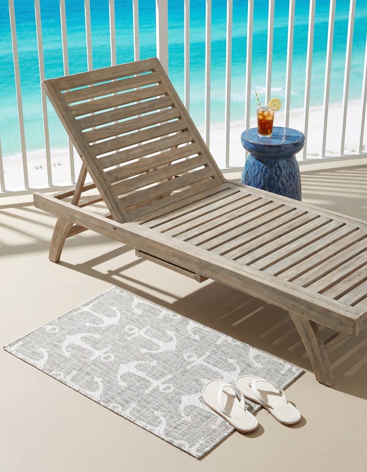 Detail image of 2' x 3' Easy-Clean Coastal Indoor / Outdoor Rug