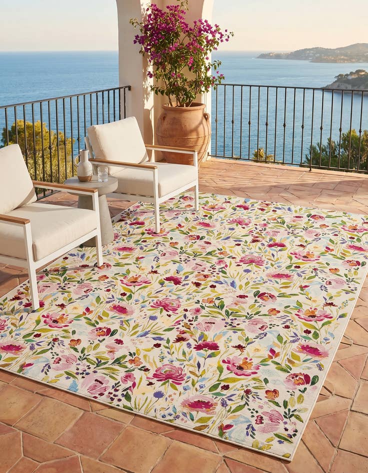 Detail image of 9' x 12' Easy-Clean Botanical Indoor / Outdoor Rug