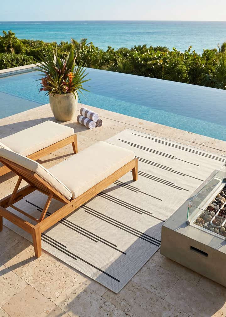 5' 3 x 8' Easy-Clean Modern Indoor / Outdoor Rug