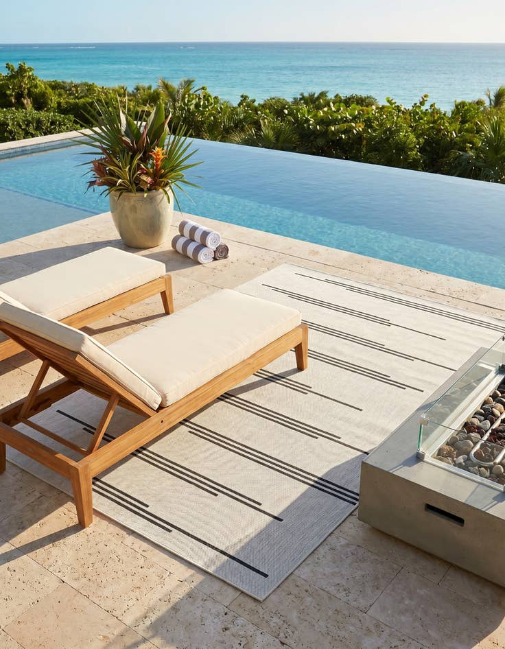 Detail image of 5' 3 x 8' Easy-Clean Modern Indoor / Outdoor Rug