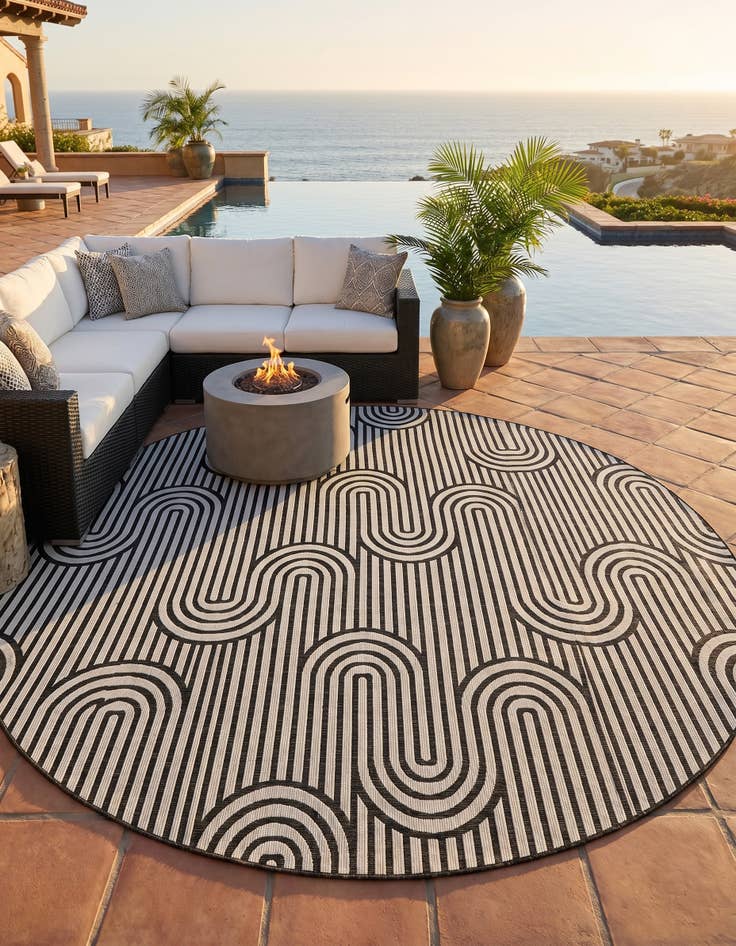 Detail image of 13' x 13' Easy-Clean Modern Indoor / Outdoor Round Rug