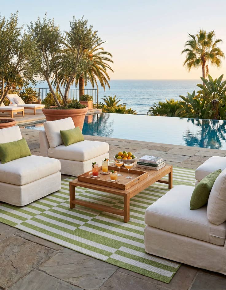 Detail image of 7' x 10' Easy-Clean Ribbon Indoor / Outdoor Rug