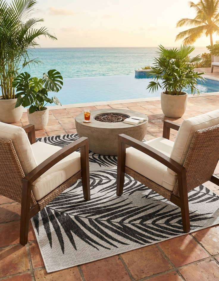 Detail image of 5' 3 x 8' Easy-Clean Botanical Indoor / Outdoor Rug