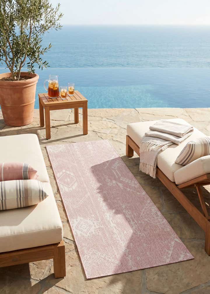 2' x 8' Easy-Clean Bohemian Indoor / Outdoor Runner Rug